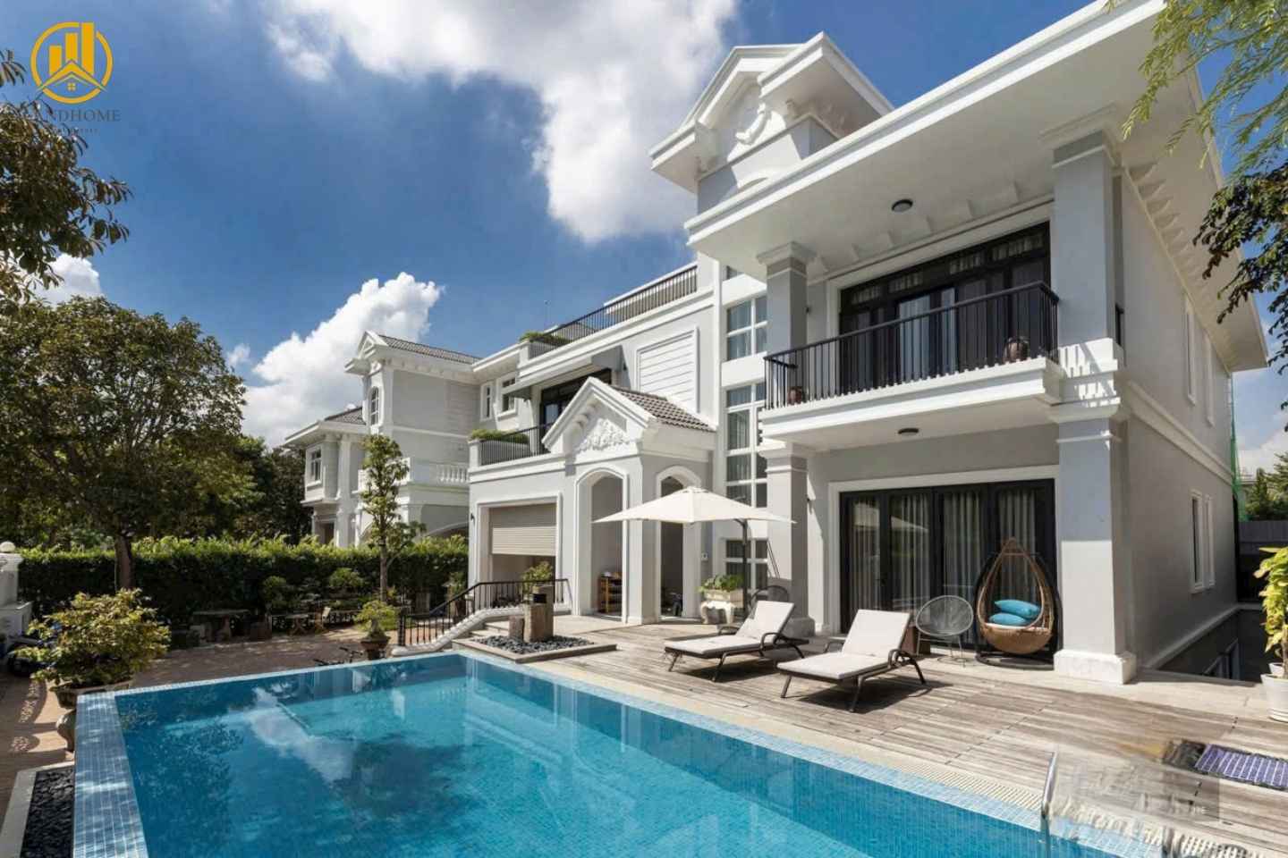 bán biệt thự phú mỹ hưng có hồ bơi khu chateau